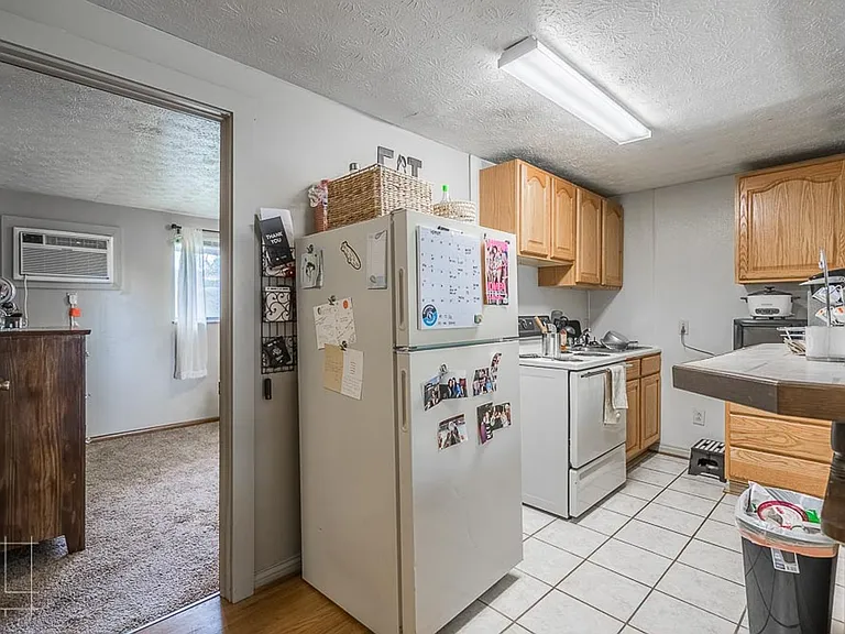 1120-1134 Apollo Pl. — Photo 19