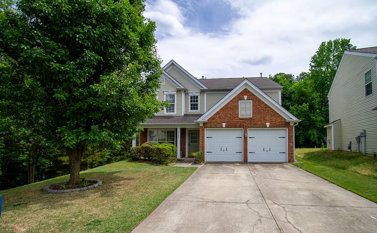 Building Photo - 9223 Bellegarde Dr