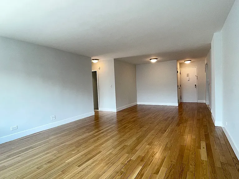 360 E 65th St #6F — Photo 3