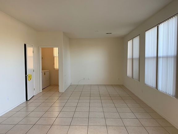 2nd image of 916 Coral Aloe St