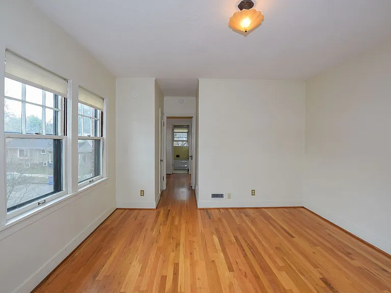 3005 SE Morrison St — Photo 13