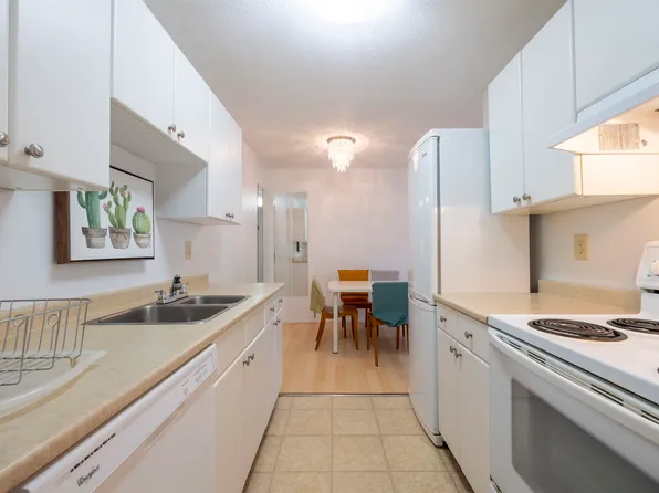 1195 Pipeline Rd #203, Coquitlam, BC V3B 6J5
