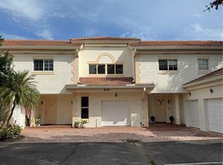 576 7th Sq APT 202, Vero Beach, FL 32962