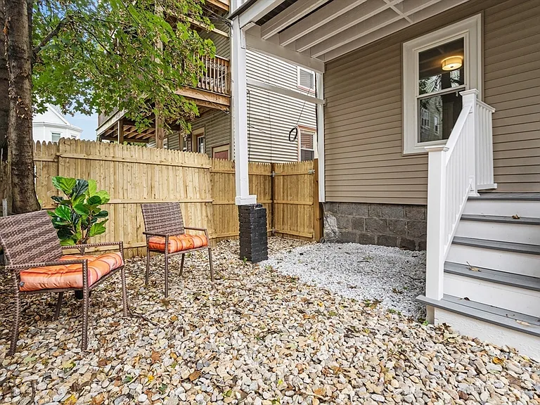 16 Hallam St #1 — Photo 16