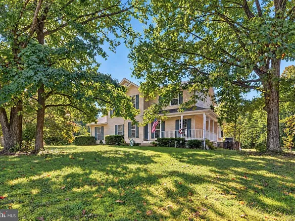 6570 Horseshoe Dr, La Plata, MD 20646