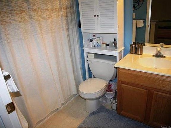 2nd Bathroom