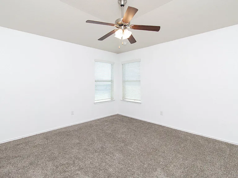 6300 Clear Brook Dr — Photo 8