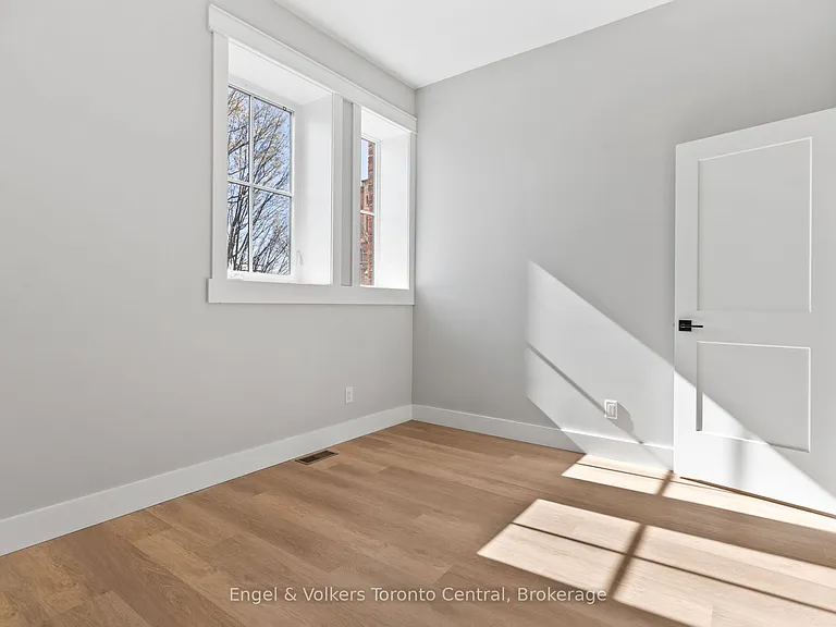 57 Crawford St — Photo 19