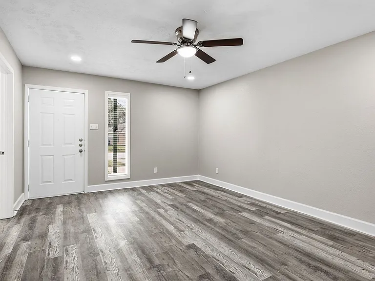 707 Vassar Ct — Photo 10