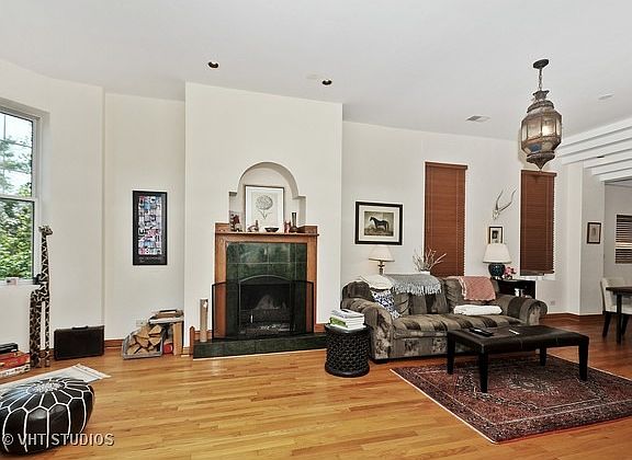 3rd image of 1657 W Huron St #3