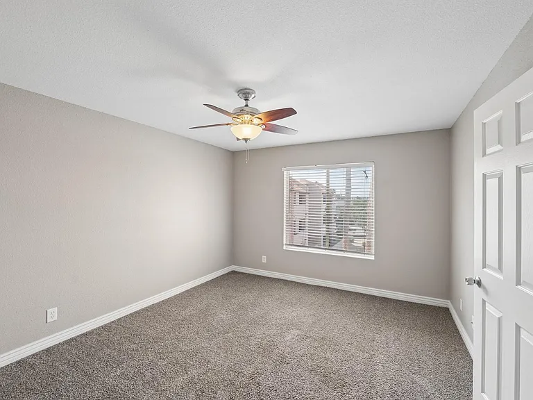 540 N May St #3122 — Photo 16