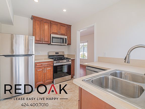 3rd image of 530 N Van Ness Ave APT 2
