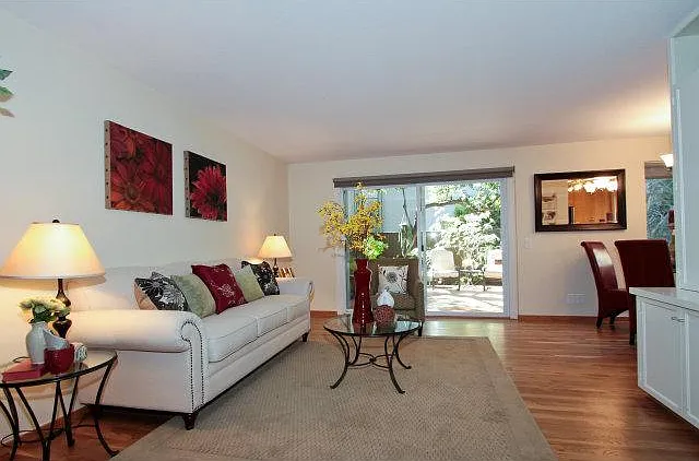 321 Poe St — Photo 4