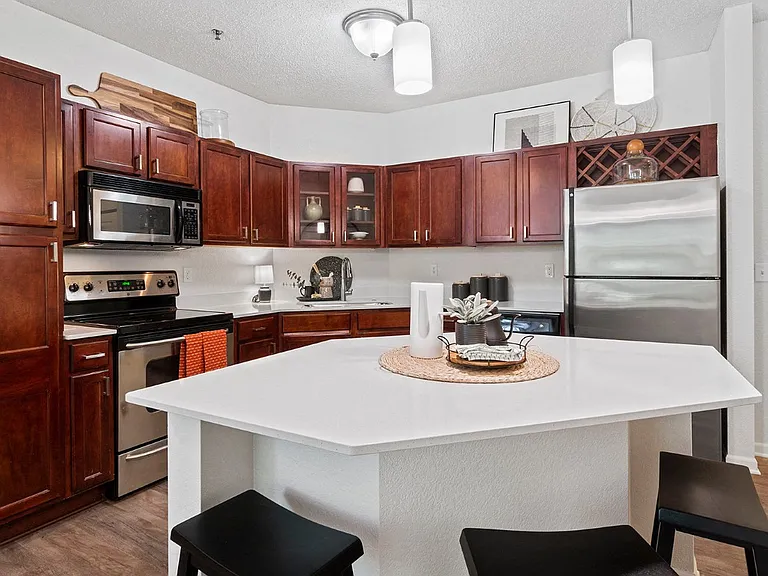 808 Berry Place — Photo 3