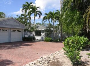 599 3rd St N, Naples, FL 34102