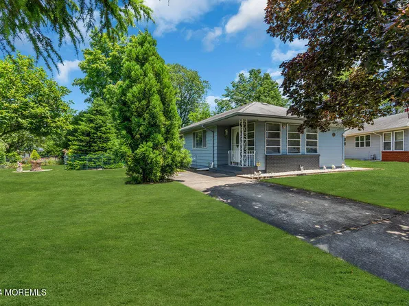 10 Arima Court, Toms River, NJ 08757