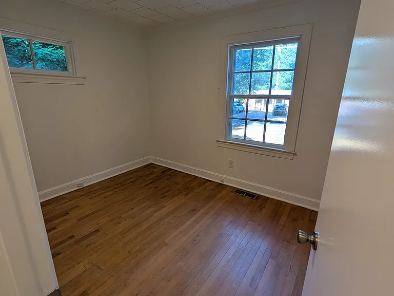 1219 Carlton Ave — Photo 8