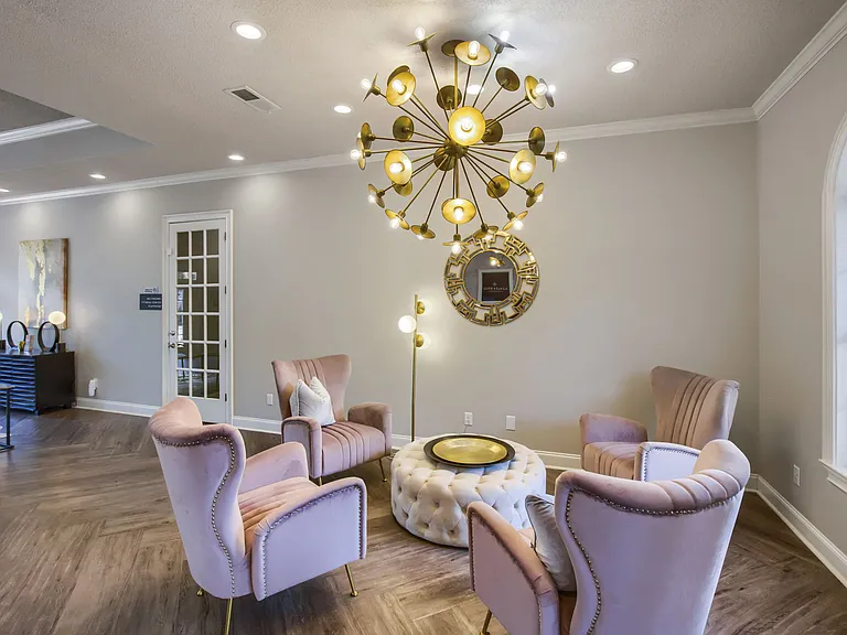 Azalea Ridge Apartments — Photo 33