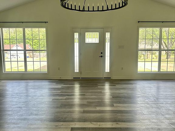 3rd image of 209 Elm Rd