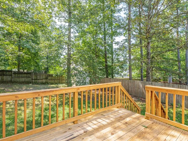 8915 Castle Point Dr — Photo 39