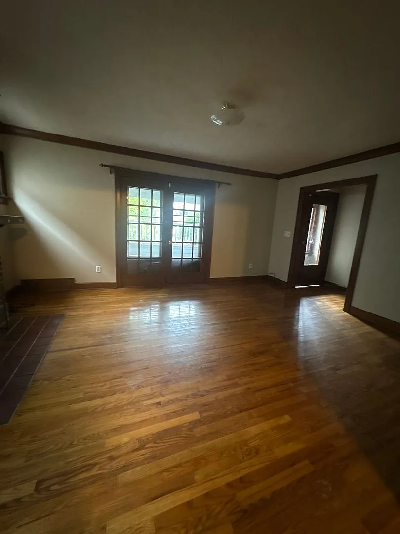 Edgewood2179 — Photo 3