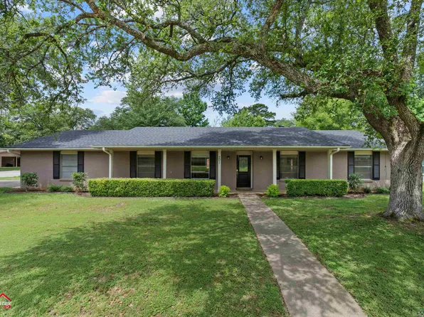 201 Courtland Cir, Carthage, TX 75633