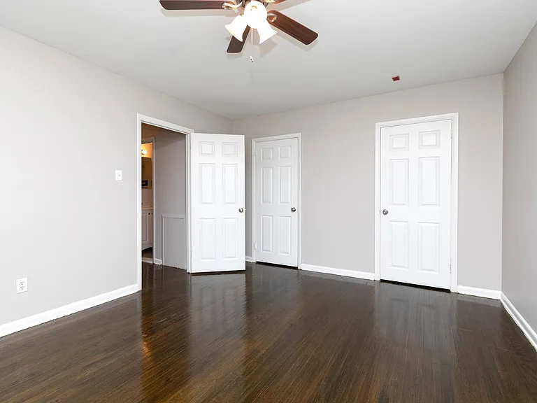 31 W Allens Ln — Photo 6