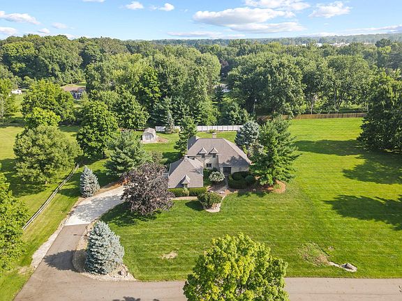 2nd image of 5275 Spruce Ln