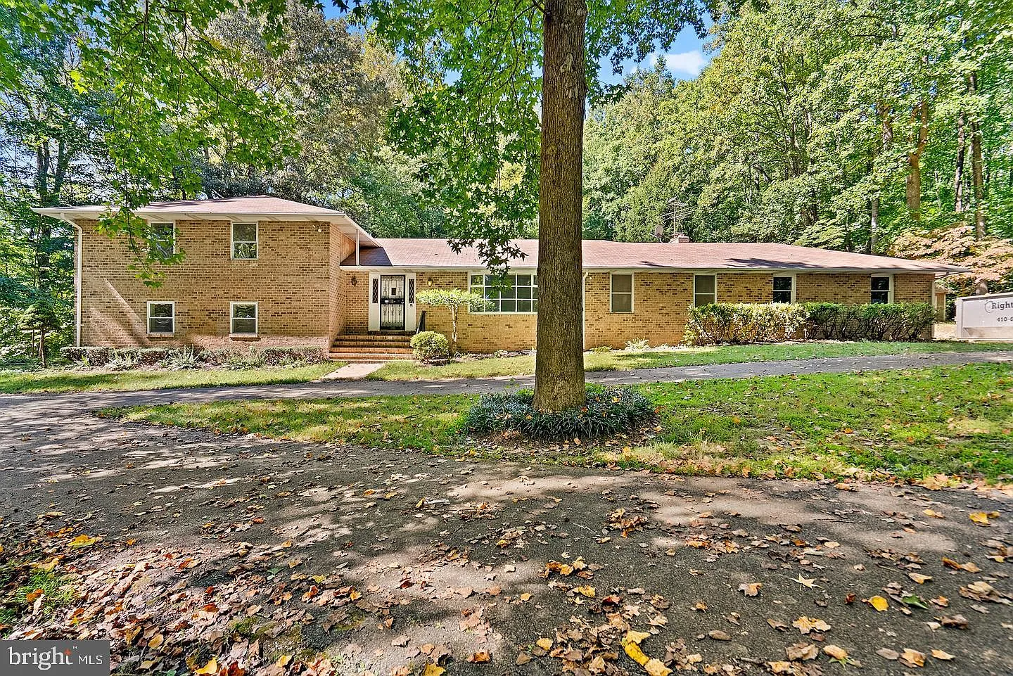 4 bed, 5.0 bath, 4024 sqft, $3,995 — Photo 1