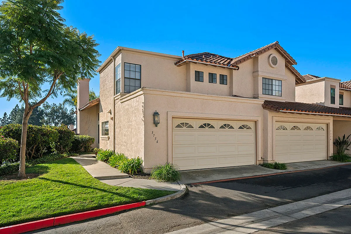 3 bed, 1310 sqft, $5,500 — Photo 1