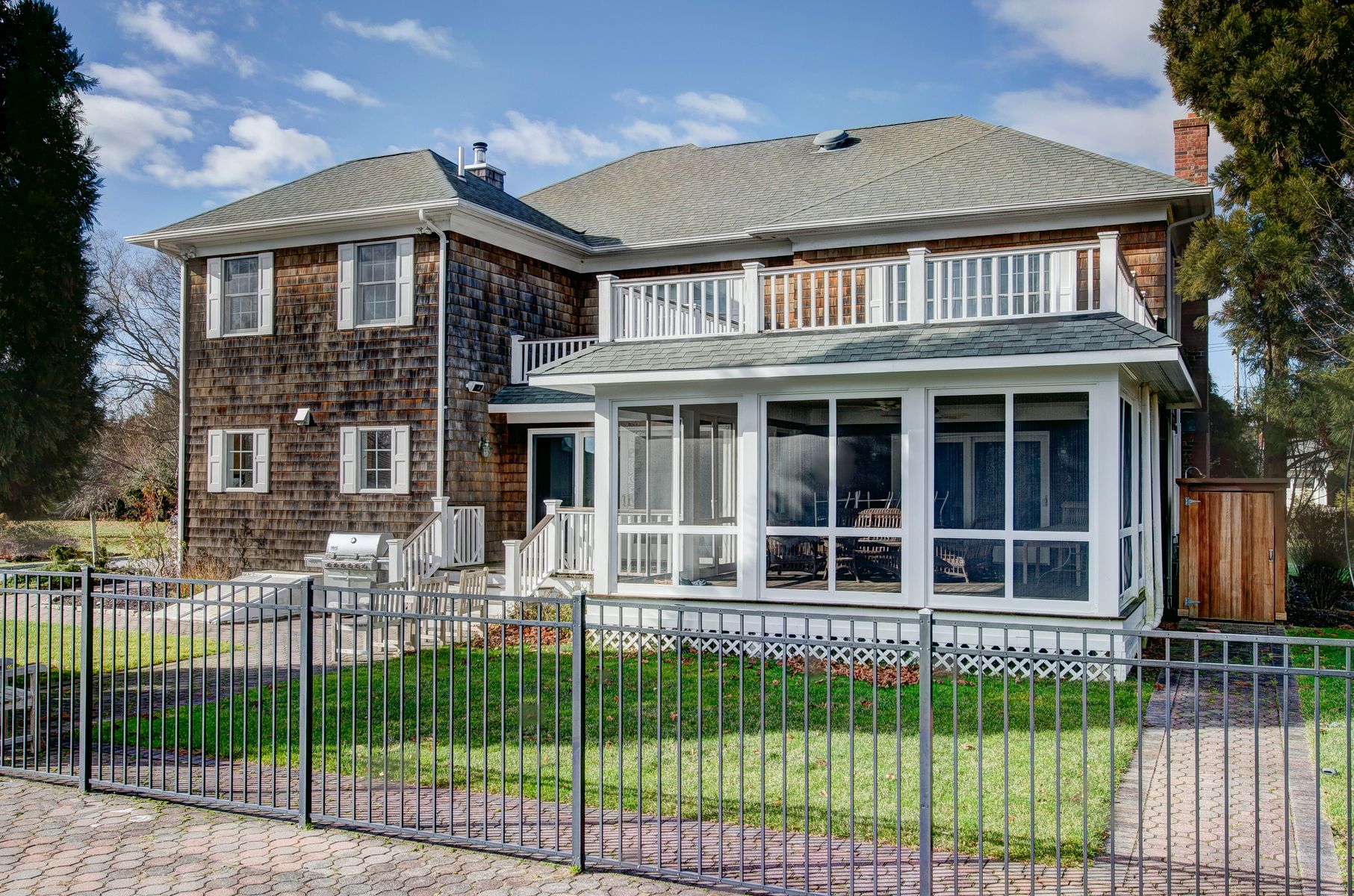 40 Tanners Neck Ln, Westhampton, NY 11977 Out East