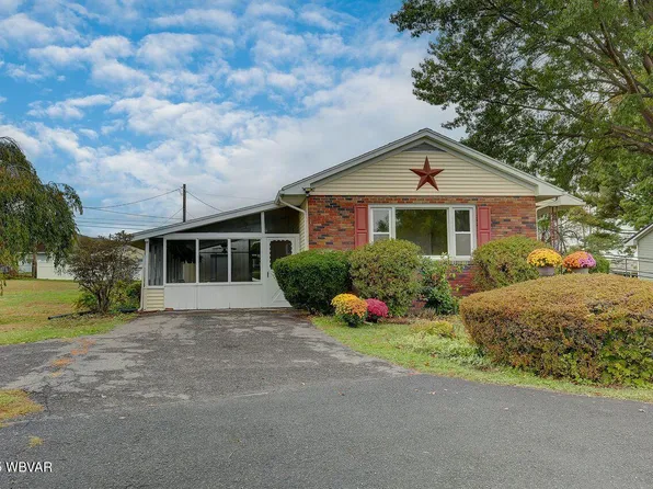 538 Childs Dr S, Williamsport, PA 17702