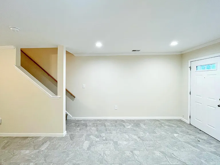 11 Clarion Ln — Photo 3