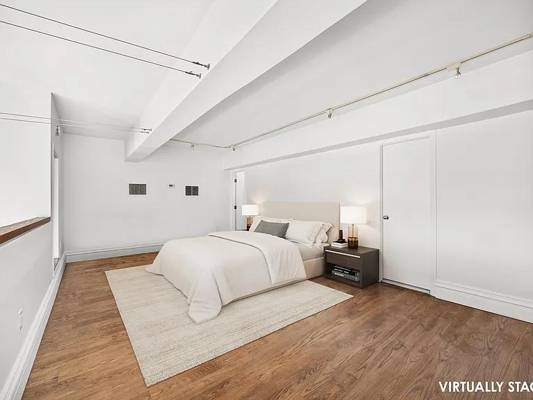 135 W 70th St #8C — Photo 10
