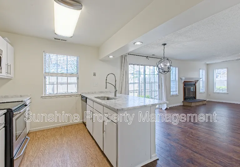 111 Castilian Dr — Photo 5