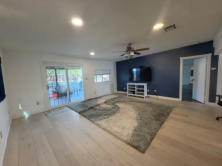 10891 Sandy Hook Rd — Photo 17