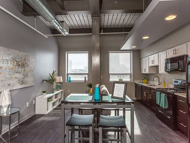Innerbelt Lofts — Photo 2