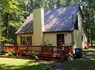 125 Evergreen Ct, Hawley, PA 18428