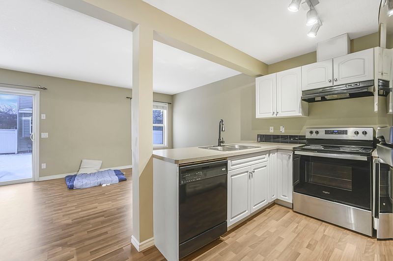 Edmonton Townhouse for rent - 3 Bedrooms — photo 13