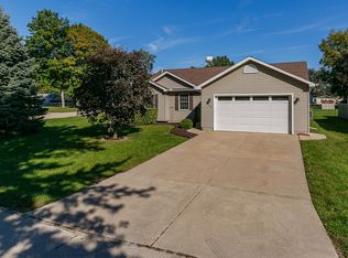 705 10th Ave, Colona, IL 61241