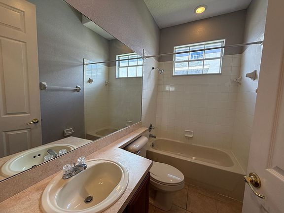 5th image of 1710 Swallowtail Ln