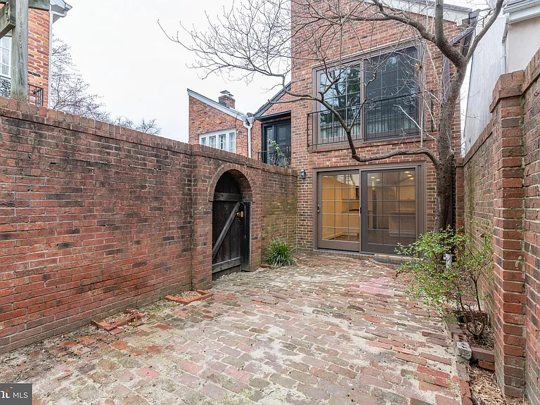 511 Wilkes St — Photo 28