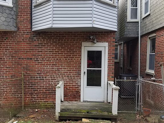 3rd image of 1305 Cedar St