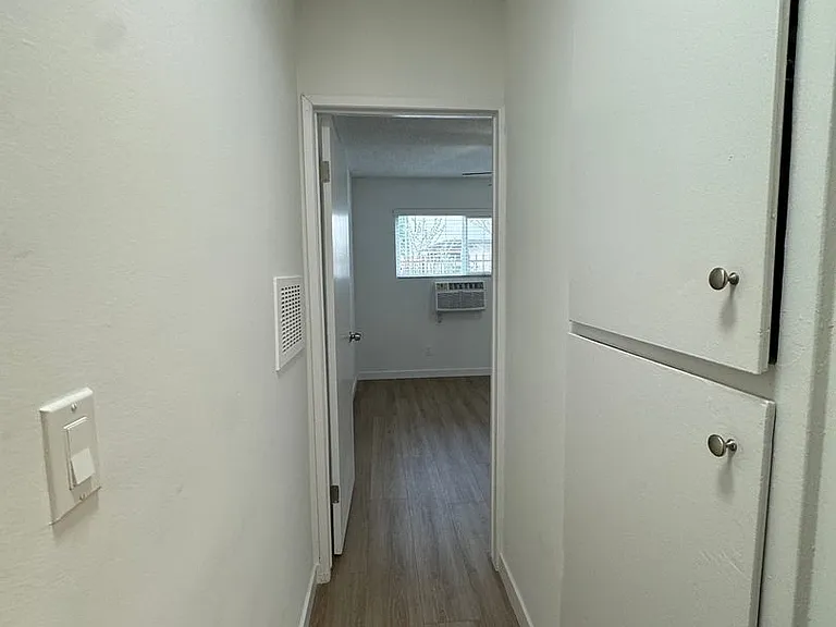 14220 Burbank Blvd — Photo 23