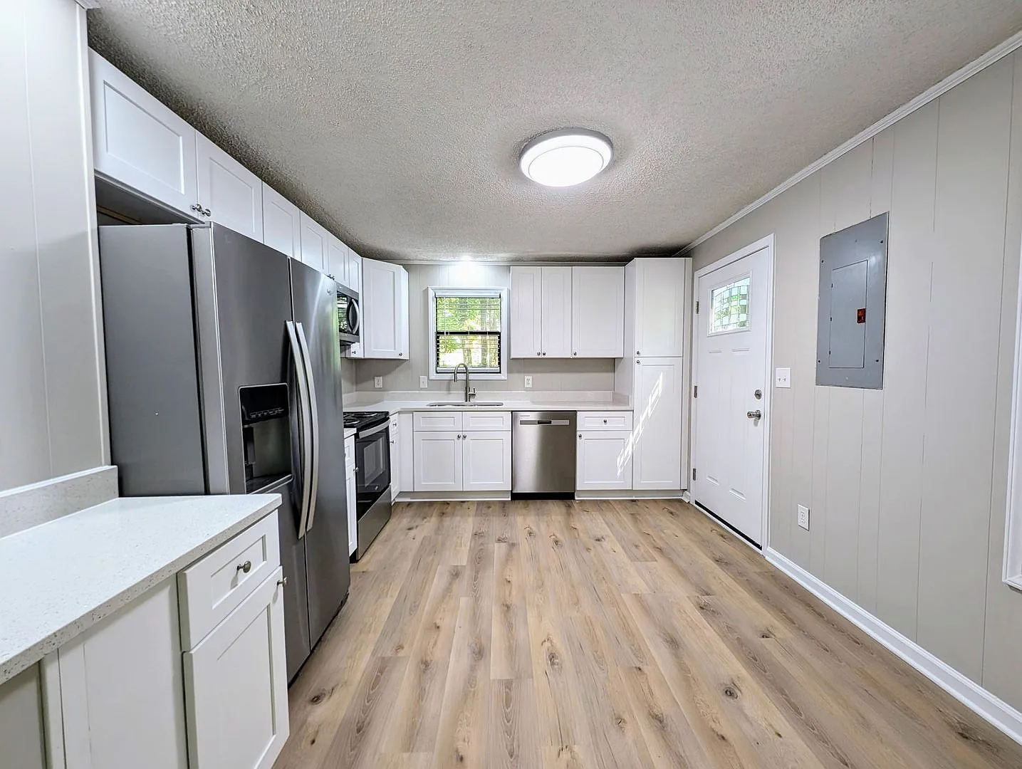 190 Forsythia Court — Photo 3