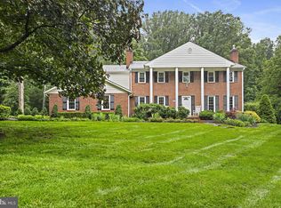 11904 Paradise Ln, Oak Hill, VA 20171