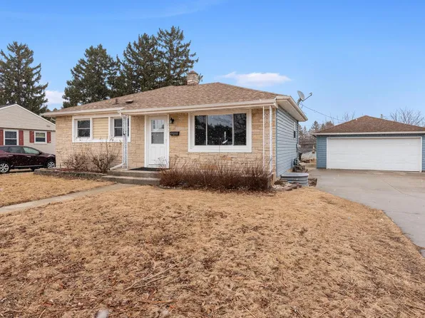 230 Summit DRIVE, Port Washington, WI 53074