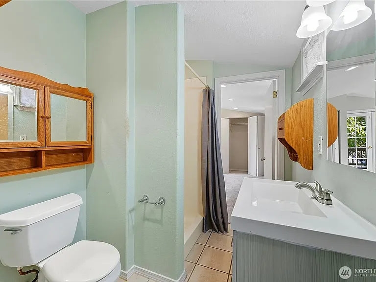 321 Craig St — Photo 9