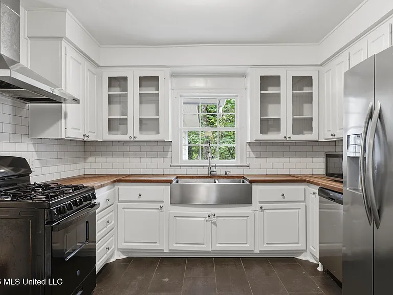 4047 Robin Dr — Photo 13