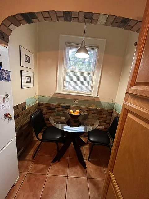 3 bed, 1.5 bath, 1956 sqft, $1,800 — Photo 4